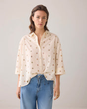 Afbeelding in Gallery-weergave laden, 3/4 sleeve blouse Scattered Emboideryy 2s3054-11624 000122 - Ivory
