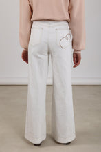 Afbeelding in Gallery-weergave laden, Abby Pants Denim Embroidery NKF09051 17 Off White
