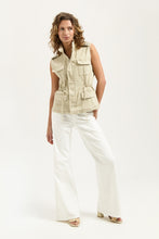 Afbeelding in Gallery-weergave laden, Ana Flared Pocket CR0103 101 Off White
