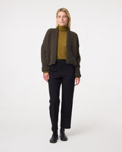Afbeelding in Gallery-weergave laden, BeckyCardigan111P011324DarkGreen__2
