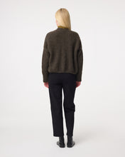 Afbeelding in Gallery-weergave laden, BeckyCardigan111P011324DarkGreen__3

