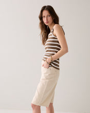 Afbeelding in Gallery-weergave laden, BemudashortColoureddenim4s2686-5140000122-Ivory__2
