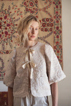 Afbeelding in Gallery-weergave laden, Blouse jacquard 2s3280-12167 000702 - Pebble beige
