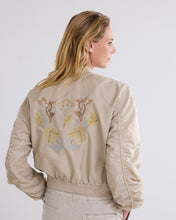 Afbeelding in Gallery-weergave laden, Bomber Jacket  1s1203-12067 000113 - Cashmere
