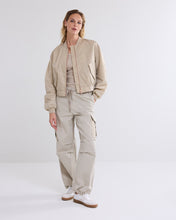 Afbeelding in Gallery-weergave laden, Bomber Jacket  1s1203-12067 000113 - Cashmere
