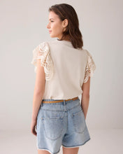 Afbeelding in Gallery-weergave laden, Butterfly sleeve top with lace 3s5025-30609 000122 - Ivory
