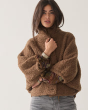 Afbeelding in Gallery-weergave laden, CapejacketBouclewool1s1336-12578000756-Sepiabrown__1
