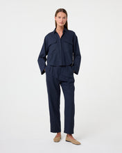 Afbeelding in Gallery-weergave laden, Cara Blouse 252P192 412 Night Blue
