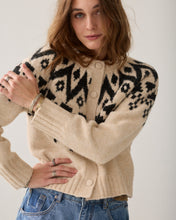 Afbeelding in Gallery-weergave laden, CardiganFairisleknit7s8051-70110000122-Ivory__1
