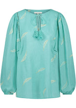Afbeelding in Gallery-weergave laden, Cecile Blouse Feather  SS240451062 Turquoise
