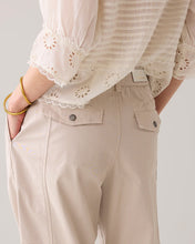 Afbeelding in Gallery-weergave laden, Cocoon chino pant lt wt aurora twill  4s2743-12194 000702 - Pebble beige
