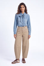 Afbeelding in Gallery-weergave laden, DaisyBlouseCR0724416LightBlue__3
