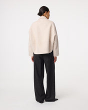 Afbeelding in Gallery-weergave laden, FlynJacket262P145260Creme__4
