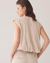 Afbeelding in Gallery-weergave laden, Gilet summer plain weave 9s134-12193 000702 - Pebble beige
