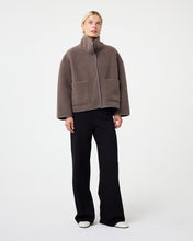 Afbeelding in Gallery-weergave laden, Jill Jacket 252P105 203 Walnut
