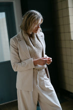 Afbeelding in Gallery-weergave laden, LoiraW6waistcoatAimee-20260044SandMelange__2
