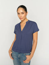 Afbeelding in Gallery-weergave laden, MMShiraTee160910845CrownBlue__1
