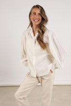 Afbeelding in Gallery-weergave laden, Milanova Blouse Pearl NKF02012 17 Off White
