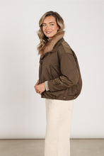 Afbeelding in Gallery-weergave laden, PaulaJacketNKF12013319Moss__2

