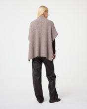 Afbeelding in Gallery-weergave laden, Pleunie Poncho 252P023 216 Mocca
