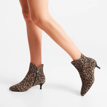 Afbeelding in Gallery-weergave laden, Saga Zip S WS109 327 Leopard
