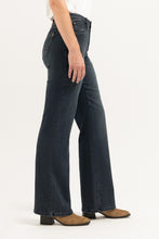 Afbeelding in Gallery-weergave laden, Sophie Straight CR0016 440 Indigo Blue
