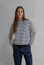 Afbeelding in Gallery-weergave laden, Sweater stripe W25T1205 55-05 navy ecru
