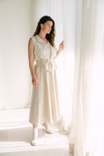 Afbeelding in Gallery-weergave laden, TaliaS6WaistcoatAimee-20260023Sand__1
