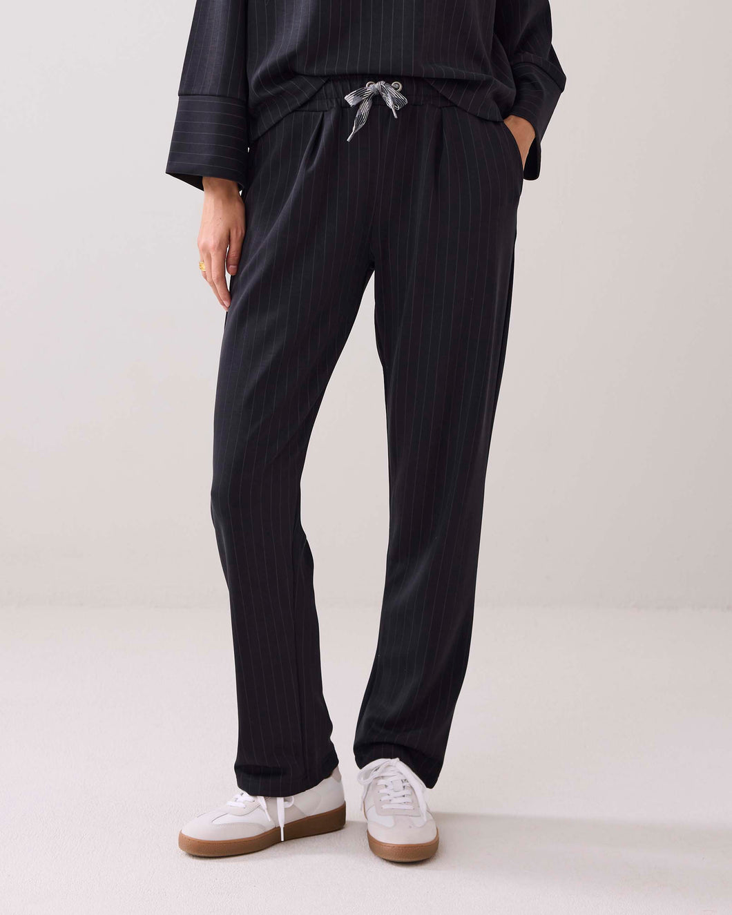 Tapered scuba pinstripe broek 4s2854-30716 000990 - Black