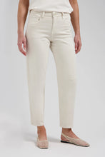 Afbeelding in Gallery-weergave laden, TessCR0395106Softwhite__1
