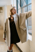 Afbeelding in Gallery-weergave laden, TokyoW6ponchoAimee-20260054SandMelange__1
