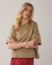Afbeelding in Gallery-weergave laden, TopShortsleevesweat3s5267-30775000703-Khaki__1
