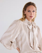 Afbeelding in Gallery-weergave laden, Top big feathers 2s3199-12138 000113 - Cashmere
