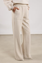 Afbeelding in Gallery-weergave laden, Trix Pants Suedine NKF09036 17 Off White
