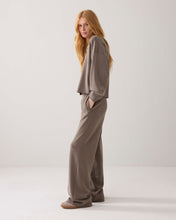 Afbeelding in Gallery-weergave laden, Trousers Washed modal scuba 4s2879-30606 000655 - Dark camo
