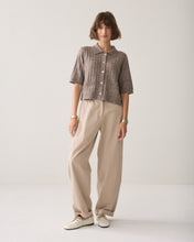 Afbeelding in Gallery-weergave laden, TrousersbarrelfitCotton4s3044-12484000708-Lighttaupe__1
