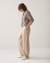 Afbeelding in Gallery-weergave laden, TrousersbarrelfitCotton4s3044-12484000708-Lighttaupe__2
