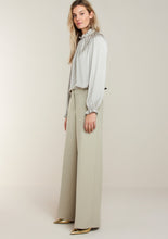 Afbeelding in Gallery-weergave laden, Trousers foam uni 4s2369-11680 000648 - Frosted sage
