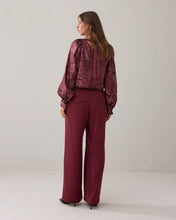 Afbeelding in Gallery-weergave laden, Trousers wide Fluid 4s2477-11851 000558 - Merlot

