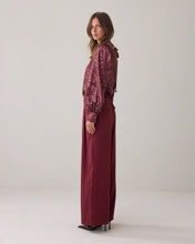 Afbeelding in Gallery-weergave laden, Trousers wide Fluid 4s2477-11851 000558 - Merlot
