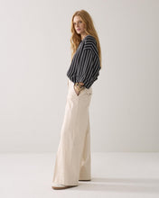 Afbeelding in Gallery-weergave laden, TrouserswidelegCottonblendwith4s2938-12365000122-Ivory__3
