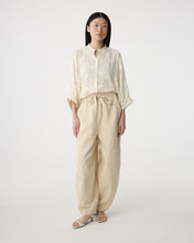 Afbeelding in Gallery-weergave laden, XenaBlouse261P218101Ivory__2
