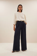 Afbeelding in Gallery-weergave laden, becky dali blouse 25112054 715 dali blue
