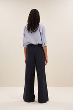 Afbeelding in Gallery-weergave laden, benji copper stripe pants 25518020 1704 copper stripe
