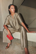 Afbeelding in Gallery-weergave laden, blake gloss blouse 25112044 750 gold
