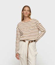 Afbeelding in Gallery-weergave laden, boat neck top stripes 20-775-5204 3071 ecru/suede
