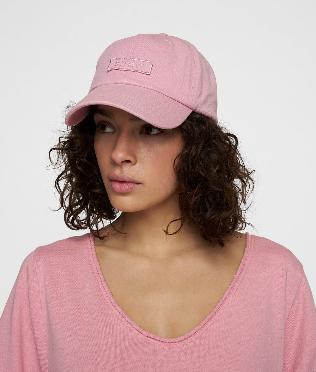 cap 20-946-5202 1308 bright raspberry