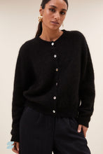 Afbeelding in Gallery-weergave laden, cleo natural cardigan 25514004 860 Black
