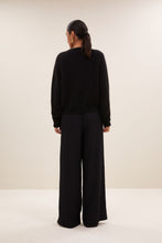 Afbeelding in Gallery-weergave laden, cleo natural cardigan 25514004 860 Black
