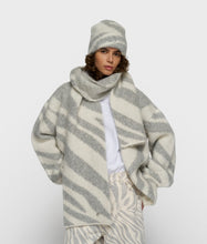 Afbeelding in Gallery-weergave laden, knitscarfzebra20-903-62031002Ecru__1
